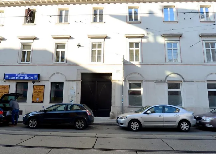 House With Courtyard & Parking Close To Stadtpark Будинок відпочинку Відень