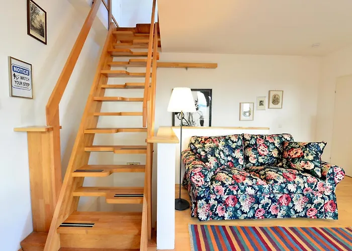 Будинок відпочинку House With Courtyard & Parking Close To Stadtpark *