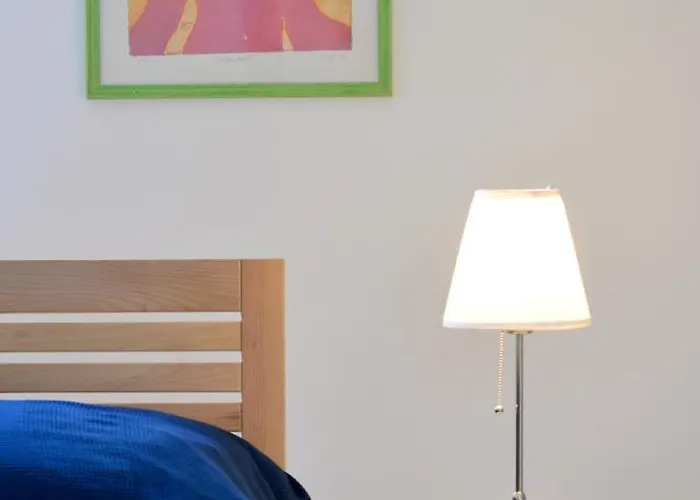House With Courtyard & Parking Close To Stadtpark Будинок відпочинку Відень