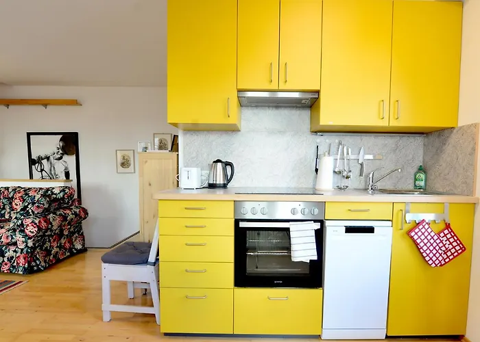 Будинок відпочинку House With Courtyard & Parking Close To Stadtpark *